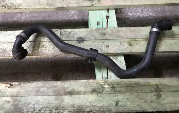 BMW X3 F25 Engine coolant pipe/hose 8570040