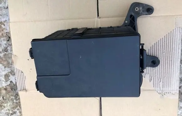 Audi A3 S3 8P Battery box tray 1K0919333B