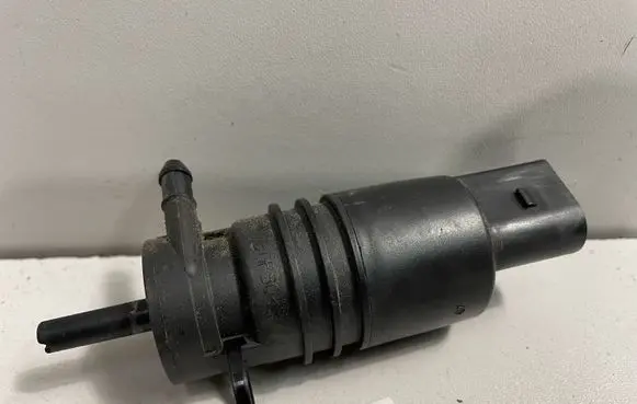 BMW 5 F10 F11 Windscreen/windshield washer pump 6934160