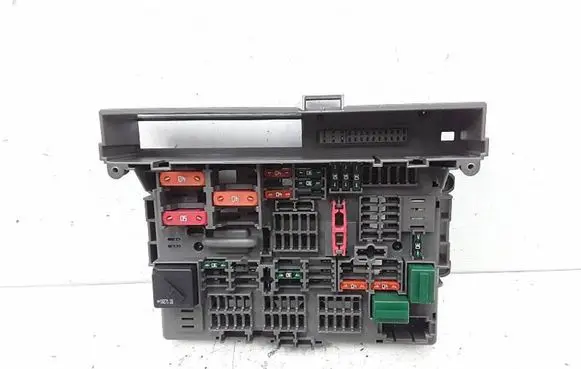 BMW 1 E81 E87 Fuse box set 911944604