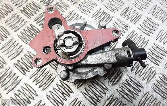 Opel Vivaro Vacuum pump 146503760r