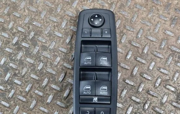 Chrysler Pacifica Electric window control switch 68234087AD