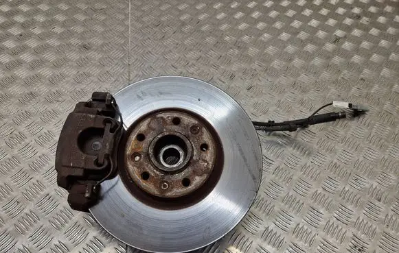 Peugeot 5008 II Front wheel hub 9825606680