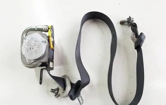 Mazda 6 Front seatbelt