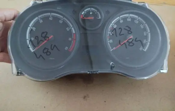 Opel Corsa D Speedometer (instrument cluster) 1344277 128484km 1303295