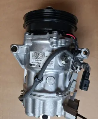 Renault Alaskan Air conditioning (A/C) compressor (pump) 926009871R