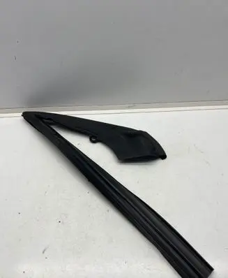 Peugeot 508 II Rubber seal front door window/glass 9814465880