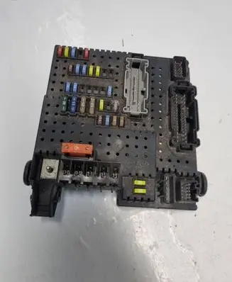 Volvo S60 Fuse module 8676391 12217799 04W396