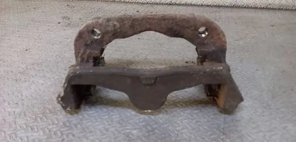 BMW 1 E81 E87 Front Brake Caliper Pad/Carrier