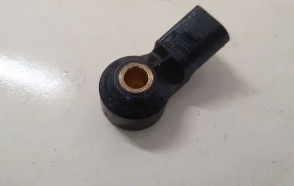 Volkswagen Touran I Detonation knock sensor 030905377C