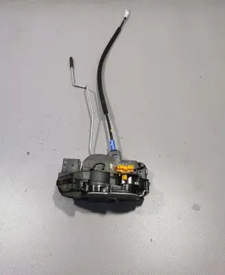 Opel Mokka Front door lock