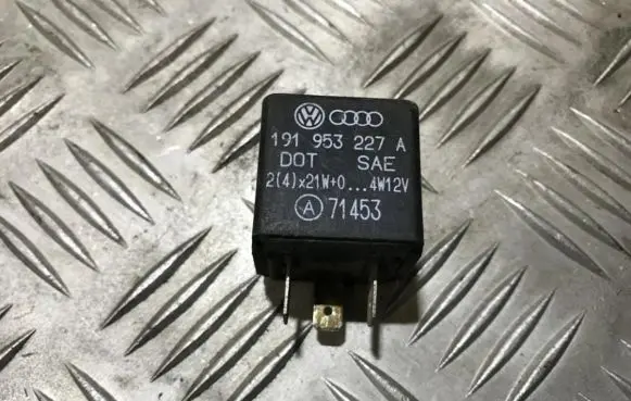 Volkswagen Golf III Other relay 191953227a 4db00375064
