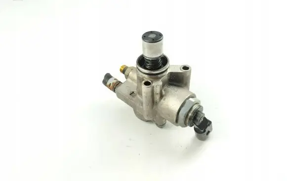 Audi A3 S3 8P Fuel injection high pressure pump 03C127025R