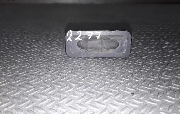 Tailgate opening switch