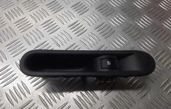 Renault Espace IV Electric window control switch 8200327947
