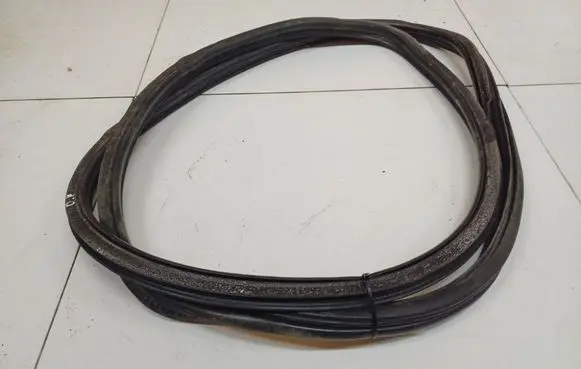 Opel Zafira B Rubber seal front coupe door 