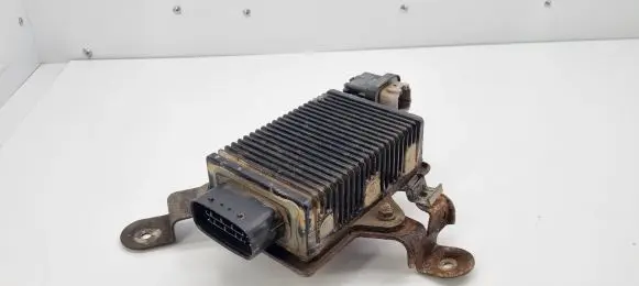 Mitsubishi Carisma Fuel injection pump control unit/module MD340897