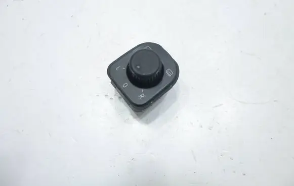 Volkswagen Golf Plus Wing mirror switch 1K0959565J 038701S