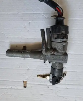 Mercedes-Benz 208 308 Ignition lock