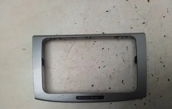Radio/GPS head unit trim