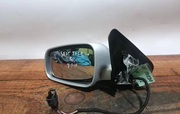 Seat Toledo II (1M) Front door electric wing mirror E1010509