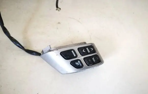 Suzuki SX4 Steering wheel buttons/switches 
