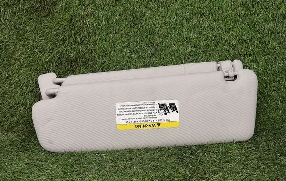 Volkswagen Touareg II Sun visor