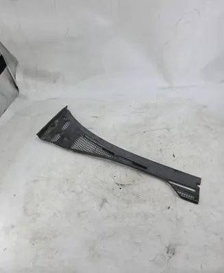 BMW 5 E34 Wiper trim 1946126