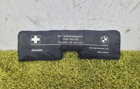 BMW 5 F10 F11 First aid kit 8270015