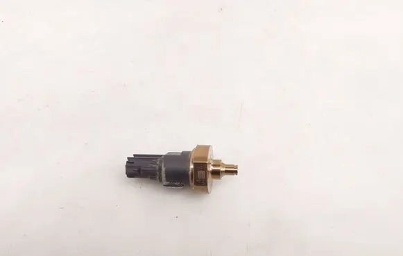 Lexus ES 300h (7th Gen) Fuel pressure sensor 8945833030