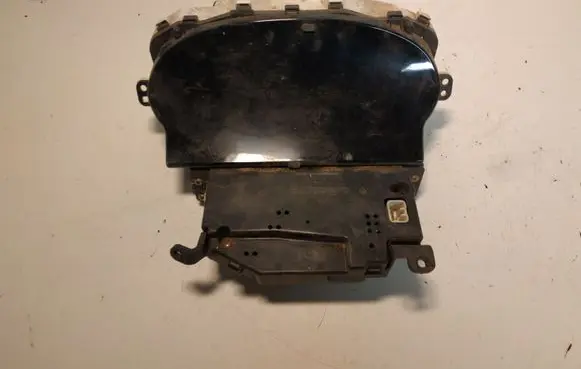 Toyota Yaris Speedometer (instrument cluster) 9880