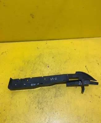 Ford Focus Fender mounting bracket 4M51A02477A