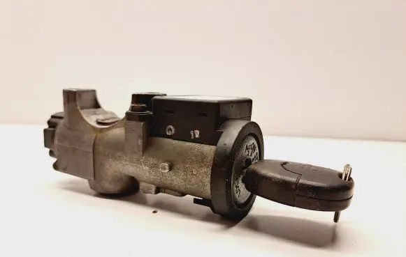 Nissan X-Trail T30 Ignition lock 5WK48042A 28590C9902 2671032209