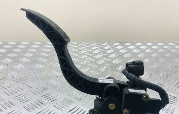 Hyundai Getz Accelerator throttle pedal 327261C800
