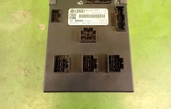 Audi A5 8T 8F Comfort/convenience module