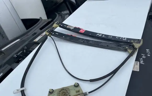 Audi A6 S6 C6 4F Front window lifting mechanism without motor 4F0837462C