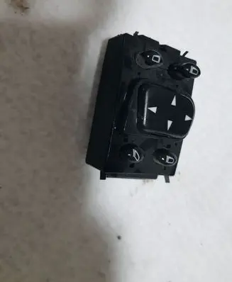 Mercedes-Benz S W220 Wing mirror switch 2208211551
