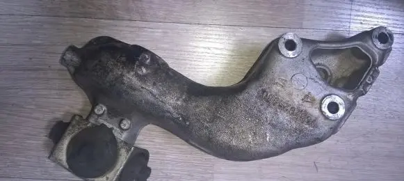 Peugeot 206 Engine mounting bracket 9637025680
