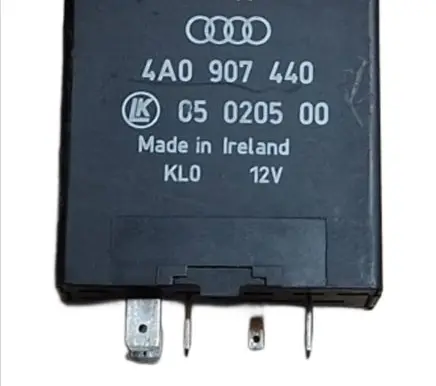 Volkswagen PASSAT B6 Other relay 4A0907440