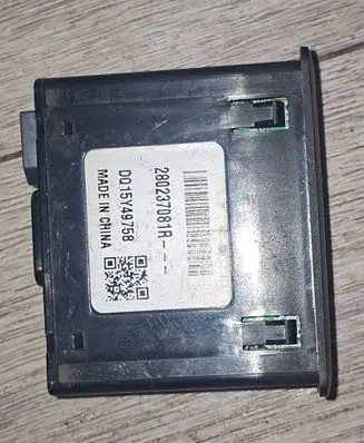 Renault Megane IV AUX in-socket connector 280237081R DQ15Y49758