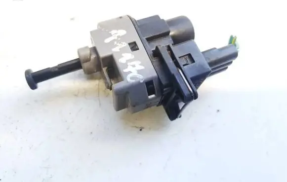 Ford Mondeo Mk III Brake pedal sensor switch 1s7t13480aa 1s7t-13480-aa