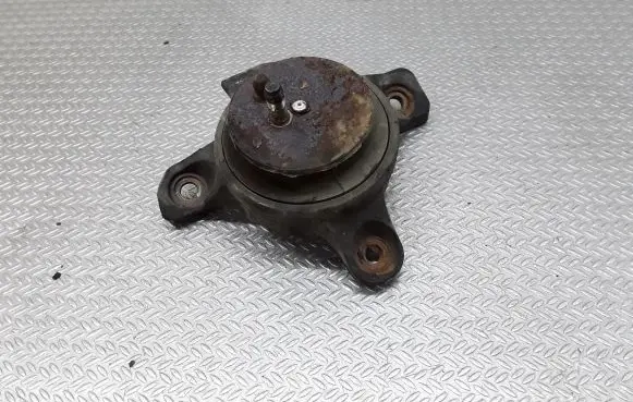 Subaru B9 Tribeca Engine mount bracket