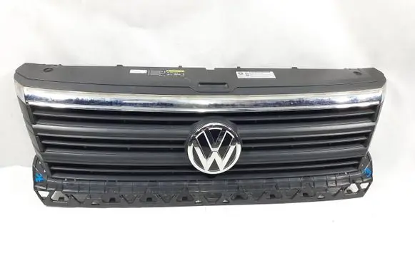 Volkswagen Crafter Front bumper upper radiator grill 7C0853653J