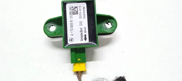 Mercedes-Benz C W204 Airbag deployment crash/impact sensor A1729056100 5WK44316