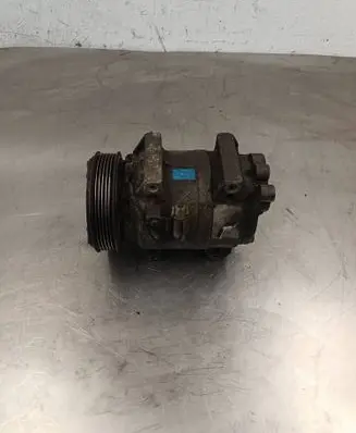 Volvo XC90 Air conditioning (A/C) compressor (pump) 8708581