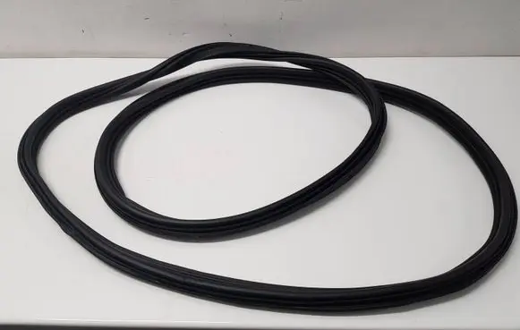 Trunk rubber seal (body)