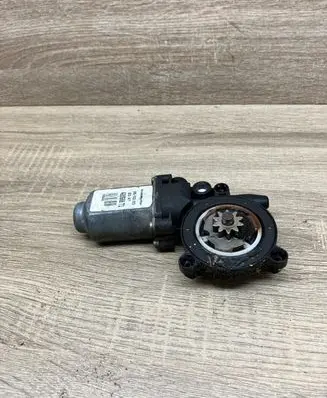 Nissan Almera N16 Rear door window regulator motor 400688T1