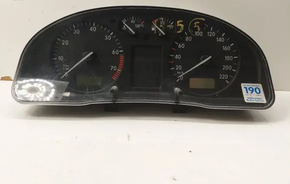 Volkswagen PASSAT B5 Speedometer (instrument cluster) 09051940090
