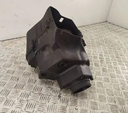 Audi A8 S8 D4 4H Air filter box 4H0133823