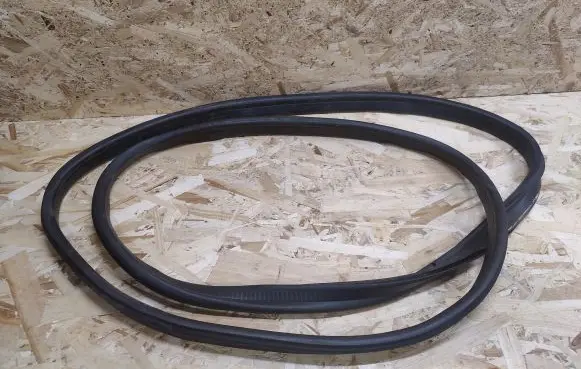 Jaguar XK8 - XKR Trunk rubber seal (body) 